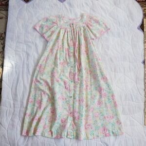 VTG Models Coat Floral Nightgown Short Sleeve SnapFront Pink‎ Yellow Green Roses